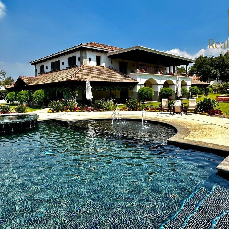 Amplio terreno en venta ubicado en Hacienda el comendador a tan solo 15 minutos de Antigua Guatemala.
