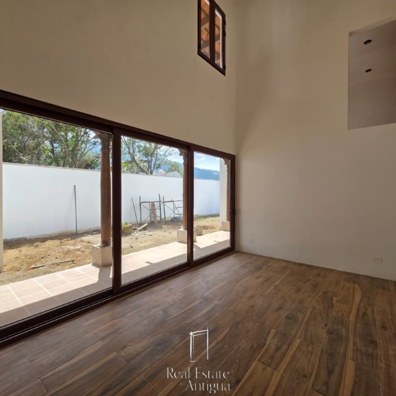 Live the Dream of Customizing Your Home in an Exclusive Setting!