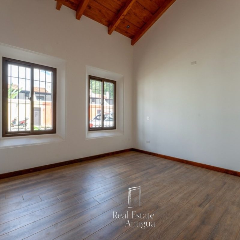 This house is located only 5 blocks from the cathedral