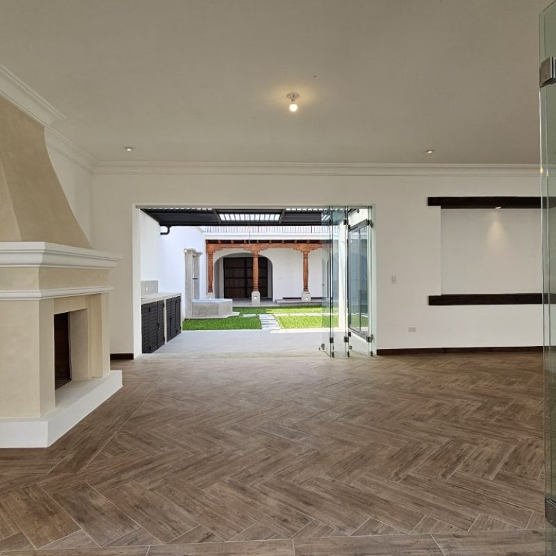 Visual Reference: Luxury Residence Facing An Idyllic Park In Gated Community