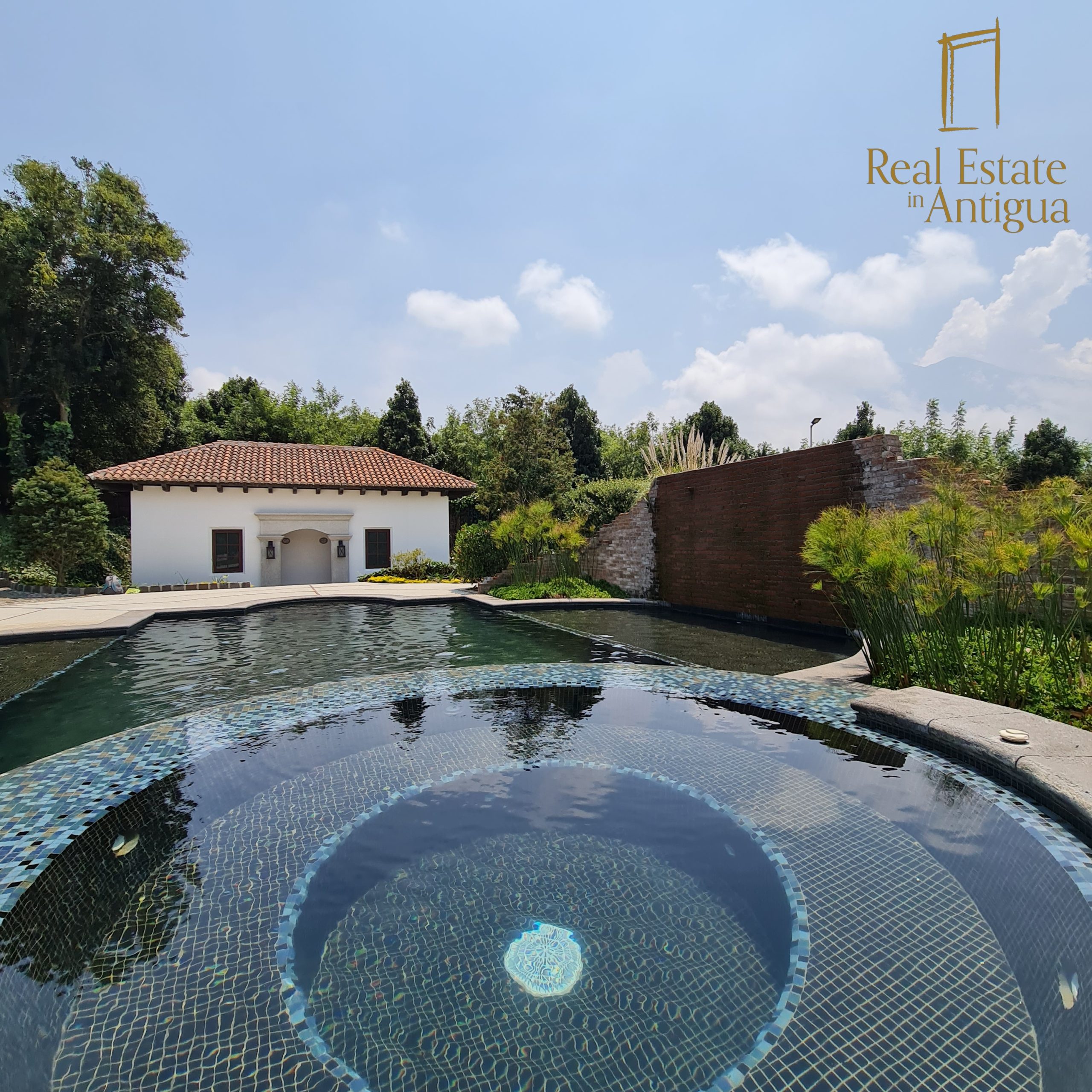Serenity and Splendor: Home with Stunning Views in Guatemala