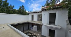 Serenity and Splendor: Home with Stunning Views in Guatemala
