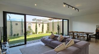 House for Rent: Blend of Colonial and Modern Style in Antigua Guatemala