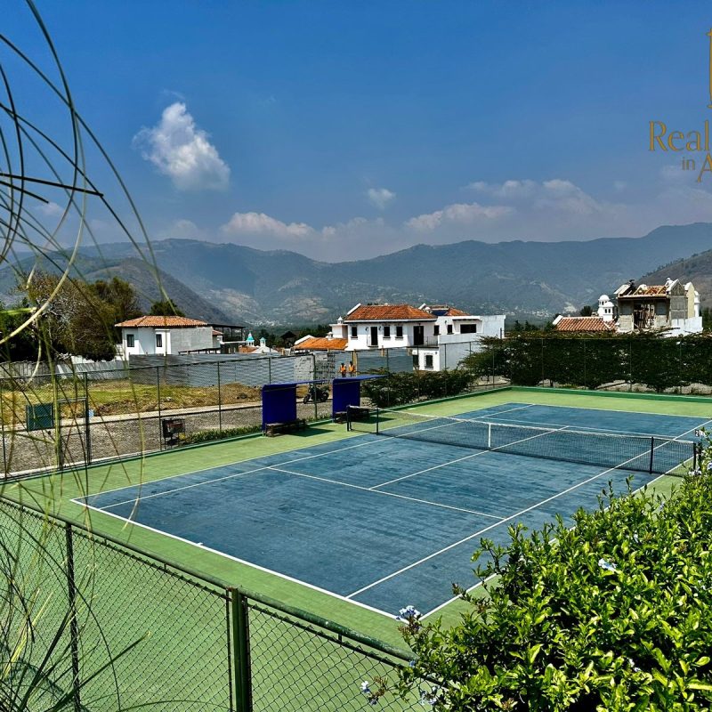 Amplio terreno en venta ubicado en Hacienda el comendador a tan solo 15 minutos de Antigua Guatemala.