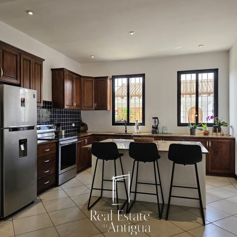Hermosa casa en venta a 18 minutos del centro de Antigua Guatemala