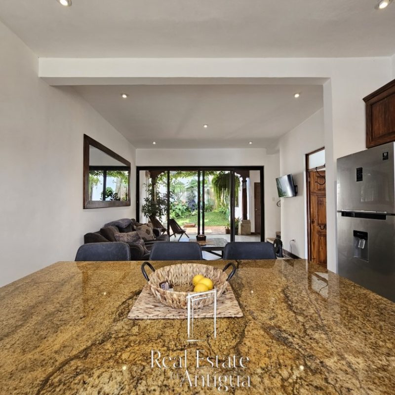 Hermosa casa en venta a 18 minutos del centro de Antigua Guatemala