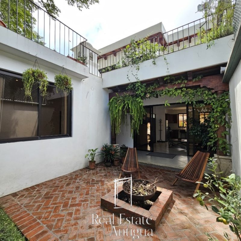 Hermosa casa en venta a 18 minutos del centro de Antigua Guatemala