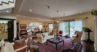 Paciousness and comfort in a 5,887 sqft home