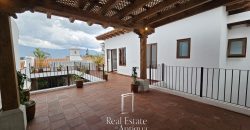 Esplendida casa en venta en un vecindario de 1 millón de dólares