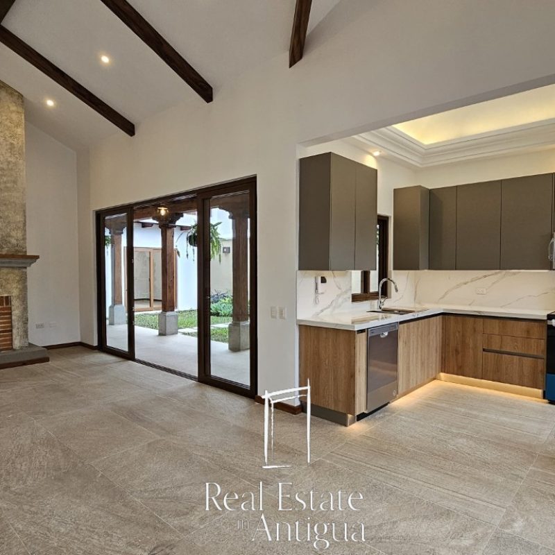 Splendid House for Sale in a Million-Dollar Neighbourhood