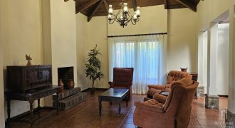 Single-level house in an idyllic condominium, with an excellent location