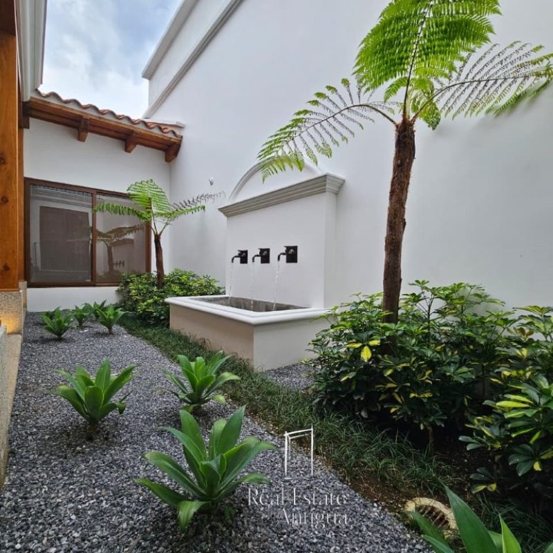 Casa en venta a metros de Antigua Guatemala