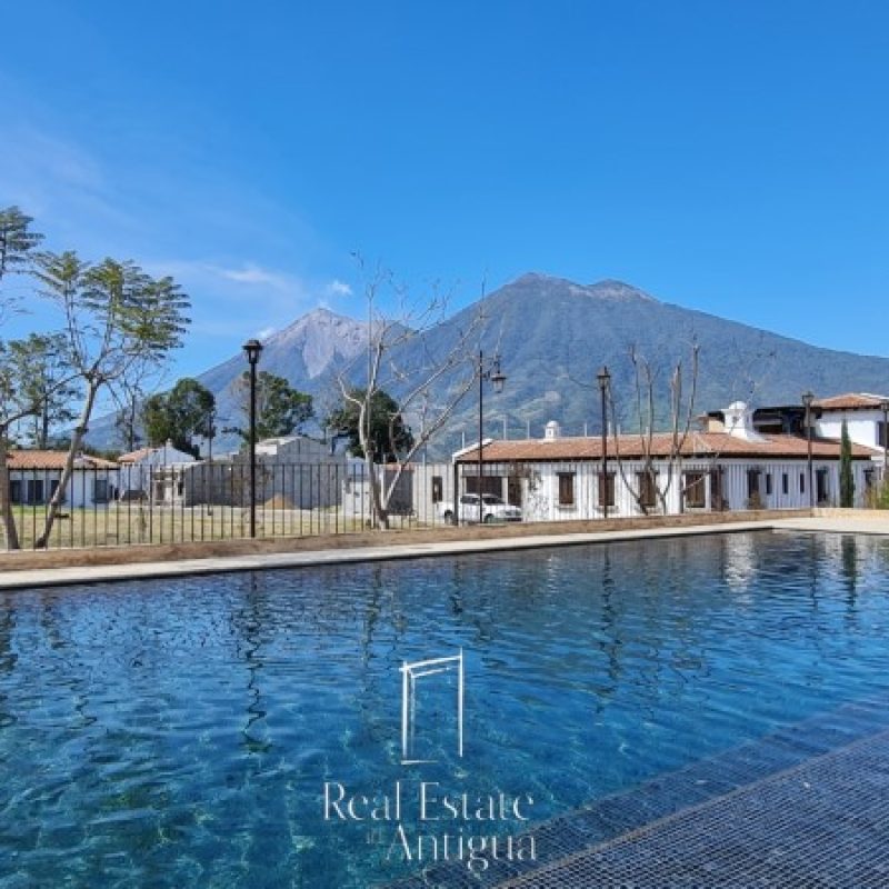 Casa en renta en exclusivo condominio