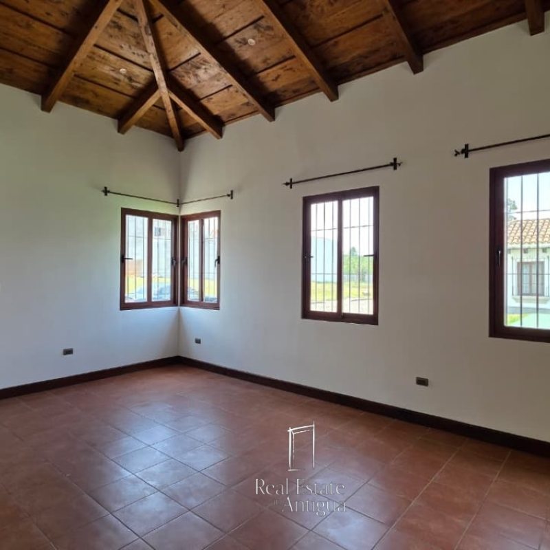 Casa de un nivel, 2 dormitorios de 180m2