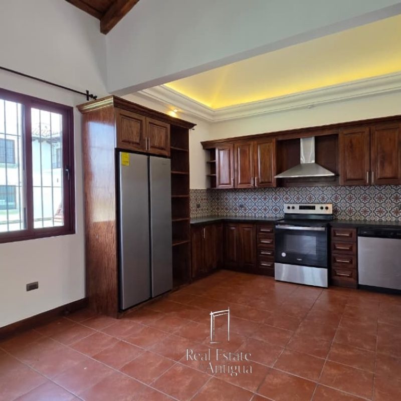 Casa de un nivel, 2 dormitorios de 180m2