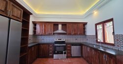 Casa de un nivel, 2 dormitorios de 180m2