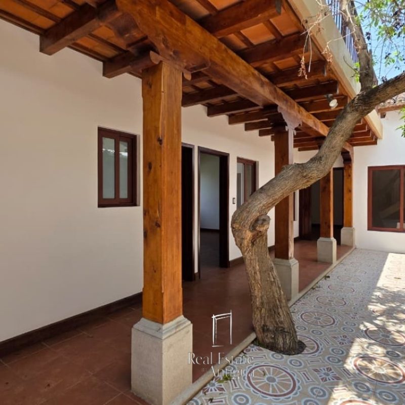 Casa de un nivel, 2 dormitorios de 180m2