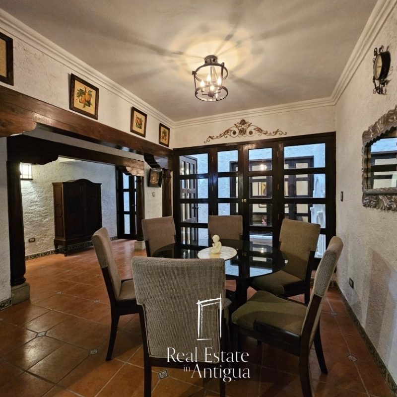 Located just two blocks from La Merced Church.