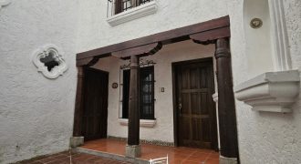 Located just two blocks from La Merced Church.