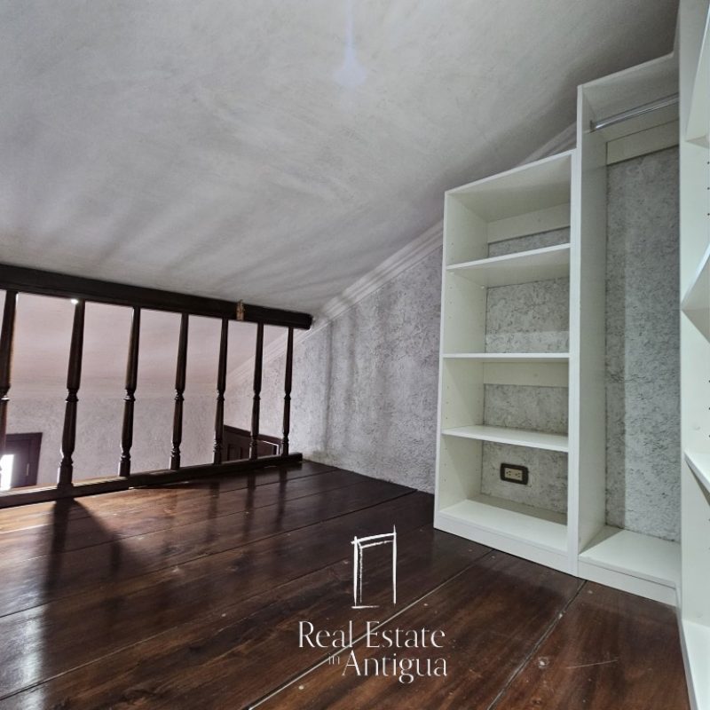 Located just two blocks from La Merced Church.