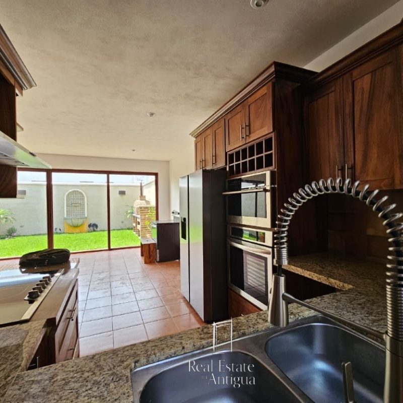 Residence for Rent with Exclusive Amenities