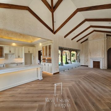 Casa Cielo: Beautiful Single-Story Residence with Pool and Garden Casa Cielo: Beautiful Single-Story Residence with Pool and Garden