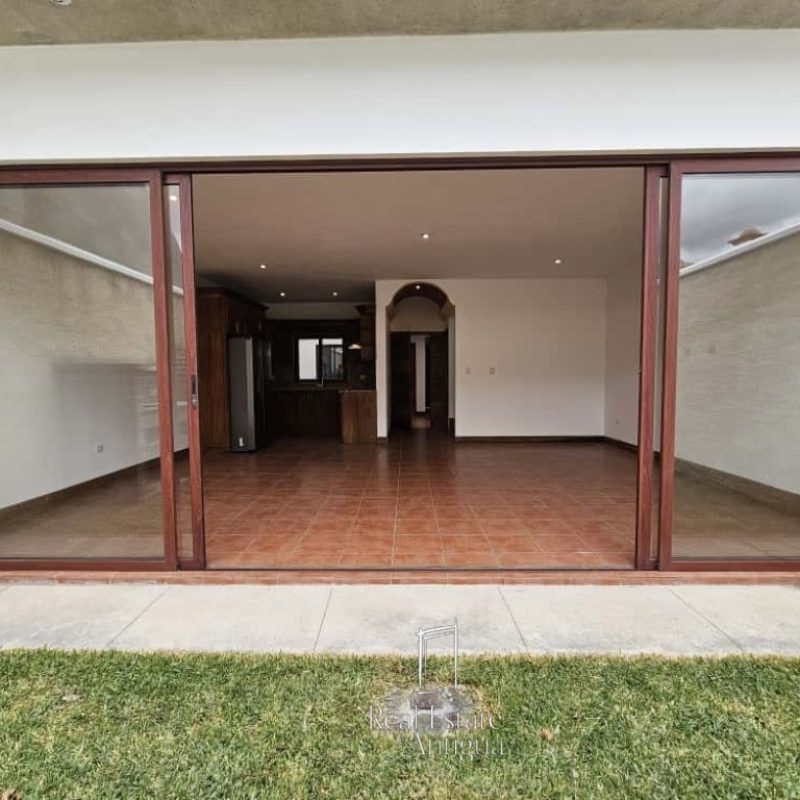 Residence for Rent with Exclusive Amenities