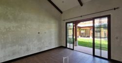 Casa Oasis en Venta – Residencia de Lujo con Piscina, Jardín y 4 Habitaciones