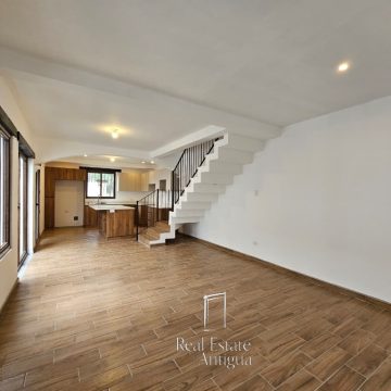 New house in a condominium with 3 clubhouses New house in a condominium with 3 clubhouses