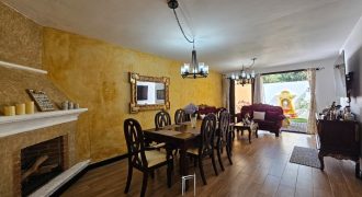 Modern House with Volcano Views – Residential Area 18 Minutes from La Antigua