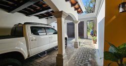 Modern House with Volcano Views – Residential Area 18 Minutes from La Antigua