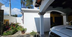 Modern House with Volcano Views – Residential Area 18 Minutes from La Antigua