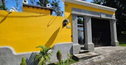 Modern House with Volcano Views – Residential Area 18 Minutes from La Antigua