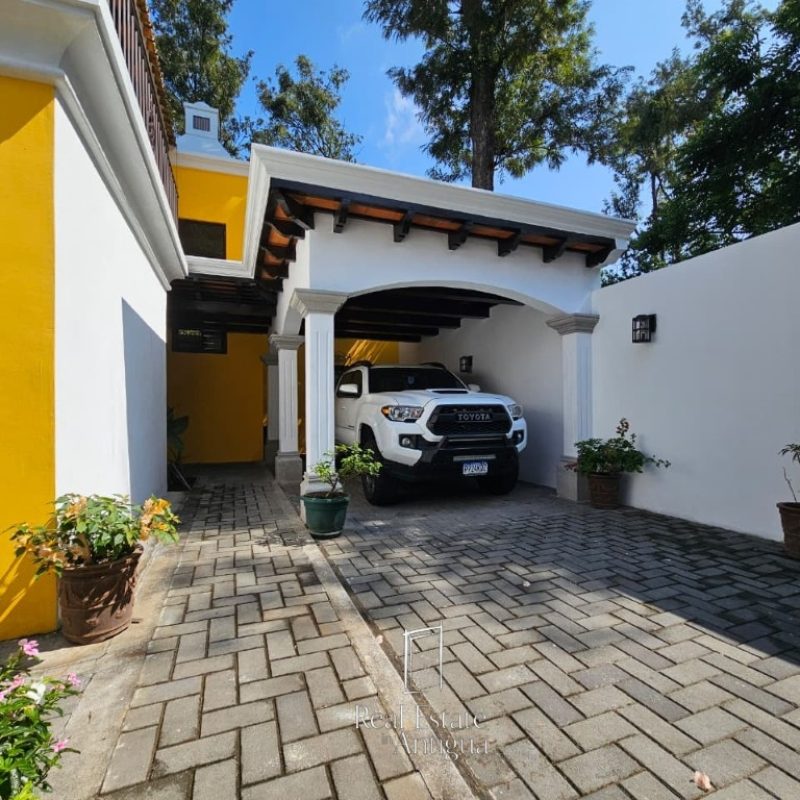 Casa Moderna con Vistas a los Volcanes – Residencial a 18 minutos de La Antigua