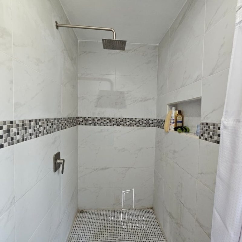 Modern House with Volcano Views – Residential Area 18 Minutes from La Antigua