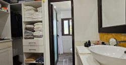 Modern House with Volcano Views – Residential Area 18 Minutes from La Antigua