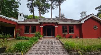 Single-story property with 530 m² of construction