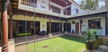 Spacious Mirror-Style House with Luxury Finishes