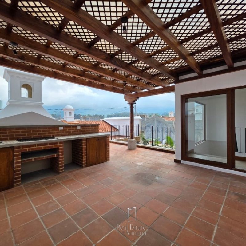 Property with beautiful views and a spacious garden