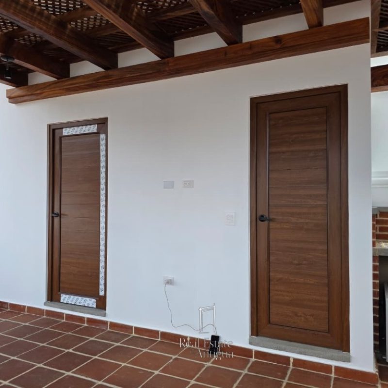 Propiedad de 2 niveles con 213mts² en La Antigua Estancia