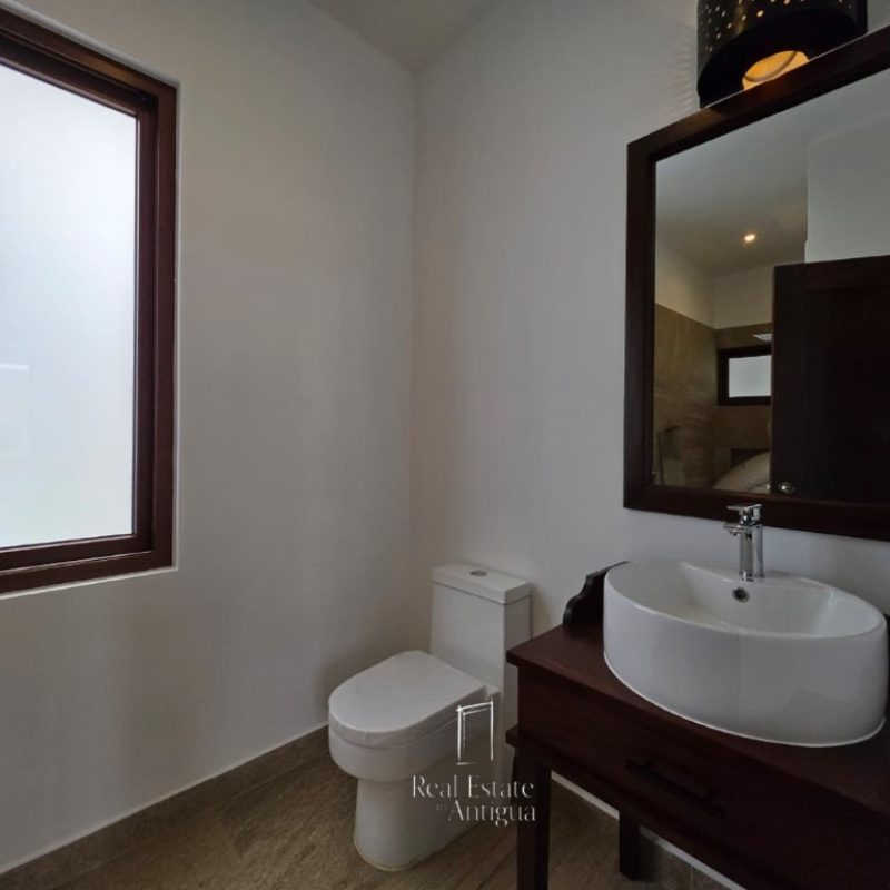 Propiedad de 2 niveles con 213mts² en La Antigua Estancia