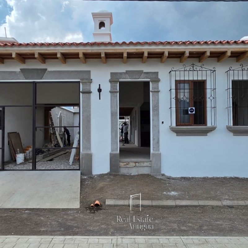 Casa de esquina con amplio jardín y hermosas vistas