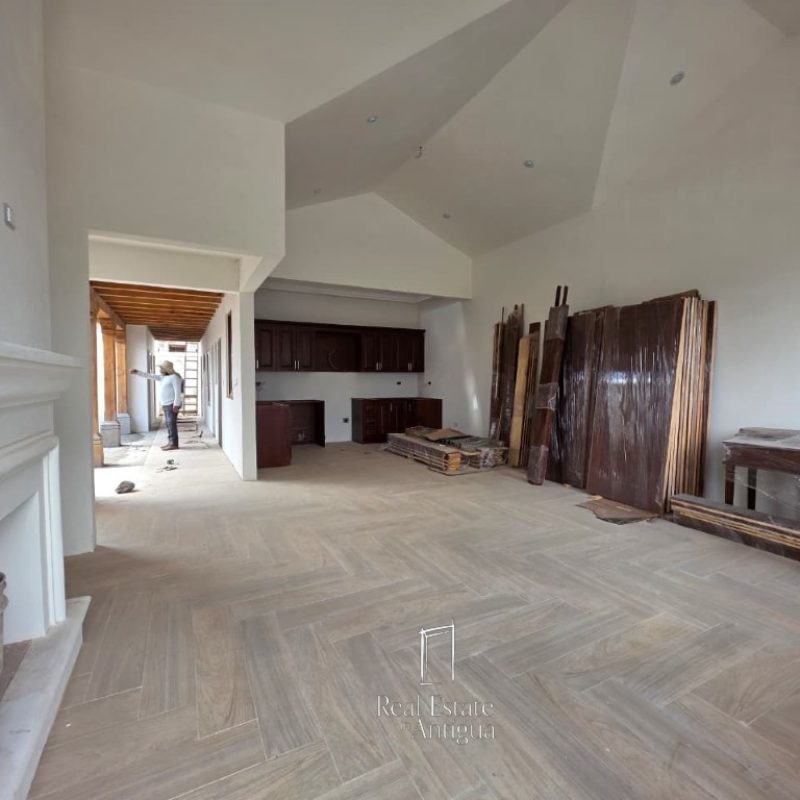 Casa de esquina con amplio jardín y hermosas vistas