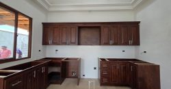 Casa de esquina con amplio jardín y hermosas vistas