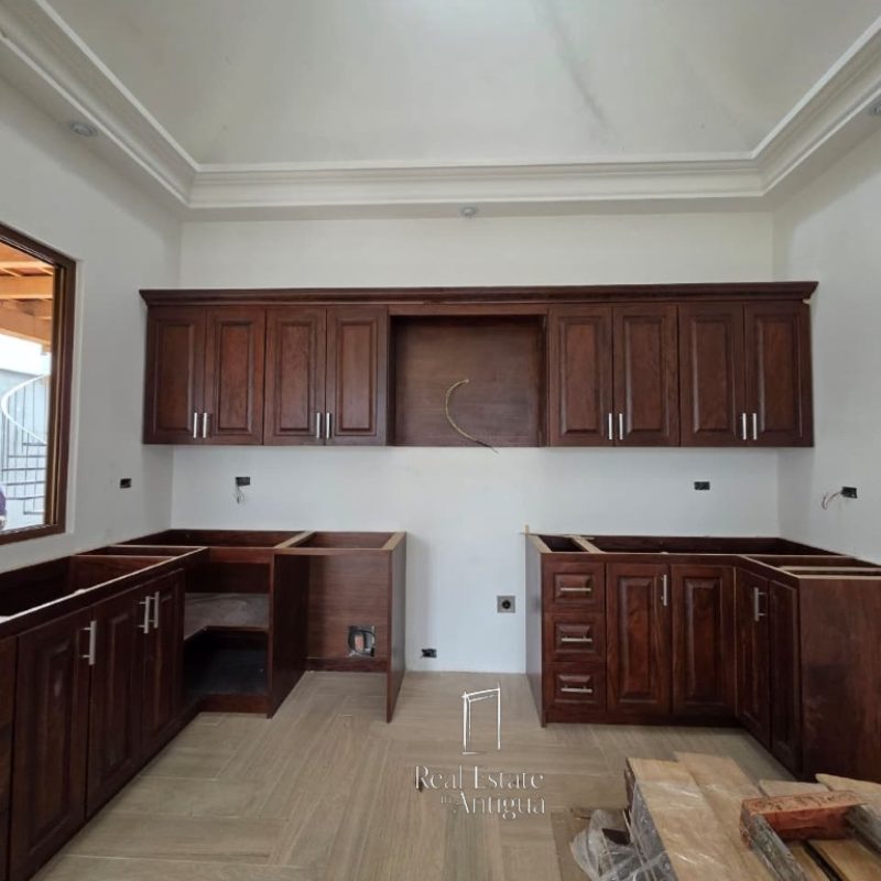 Casa de esquina con amplio jardín y hermosas vistas