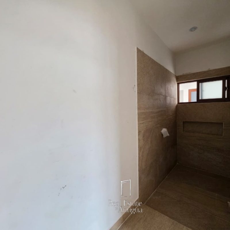 Casa de esquina con amplio jardín y hermosas vistas