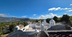 Residencia de Estilo Antigüeño con Vistas al Volcán de Agua