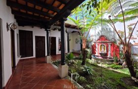 Charming family home for rent in condominium near Antigua