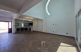 Two-level residence located in the condominium Hacienda San Juan