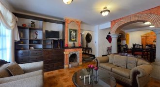 House walking distance from Central Park